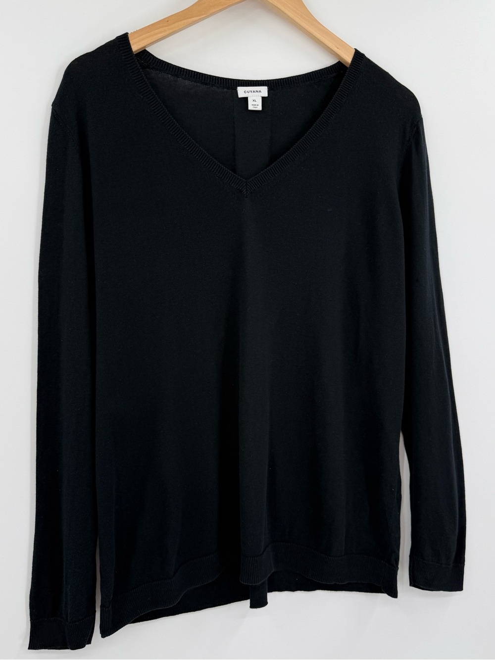 Cuyana Cotton Silk Cashmere V-Neck Classic Sweater | Black | XL
